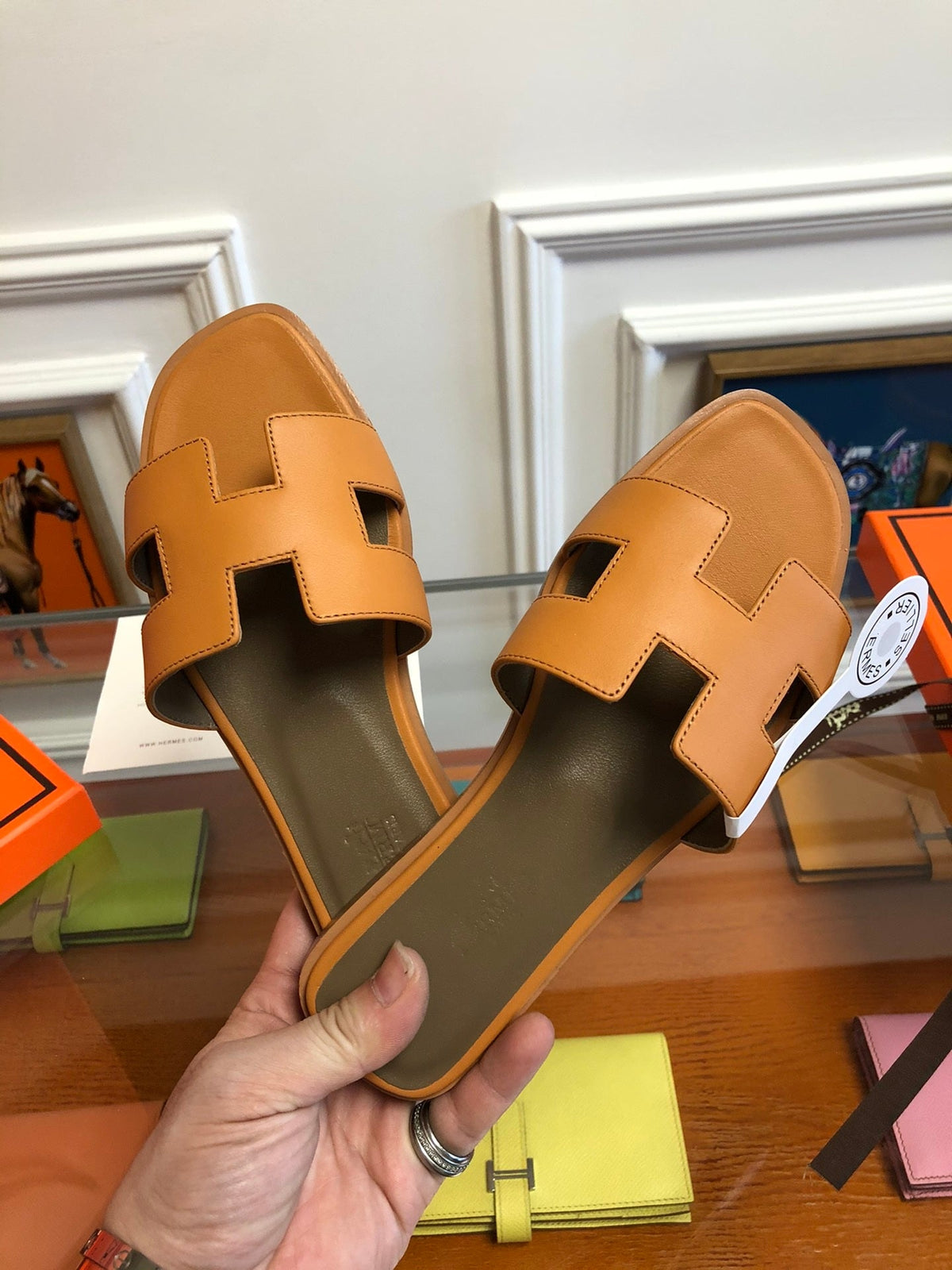 Luxury Cowhide Leather Sandals – Classic Cut Design