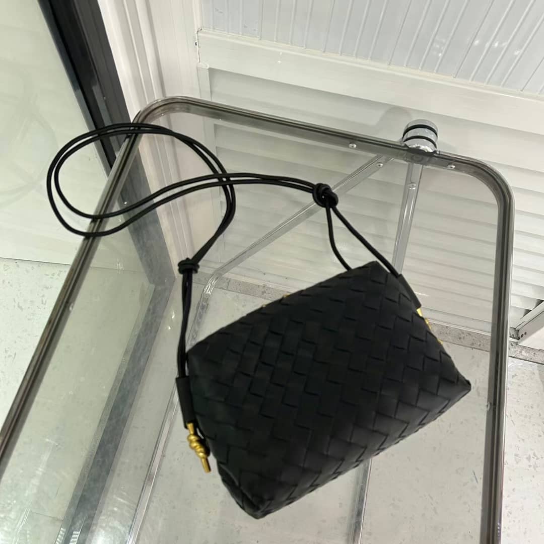 Leather Camera Loop Bag