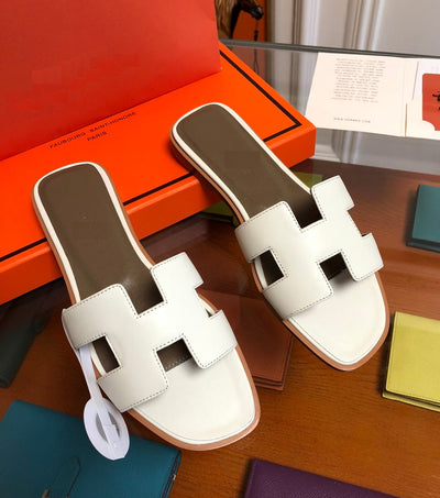 Luxury Cowhide Leather Sandals – Classic Cut Design