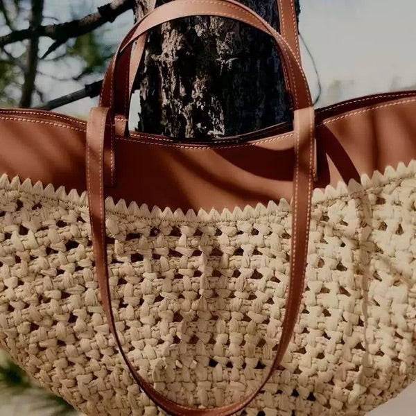 Woven Raffia & Leather Shoulder Bag – Summer Edition