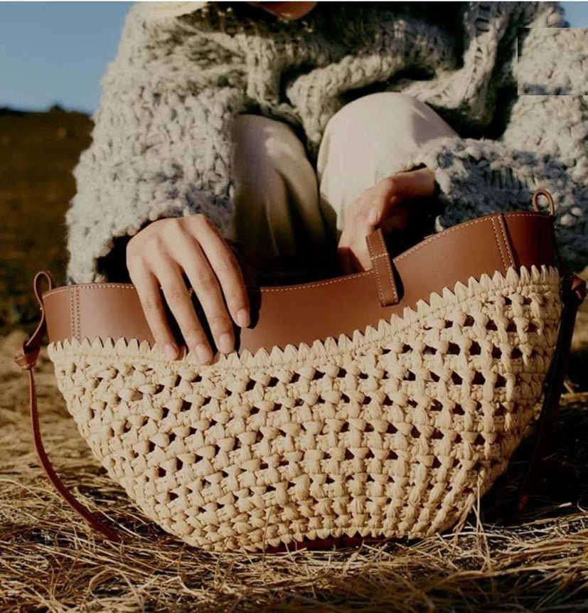 Woven Raffia & Leather Shoulder Bag – Summer Edition