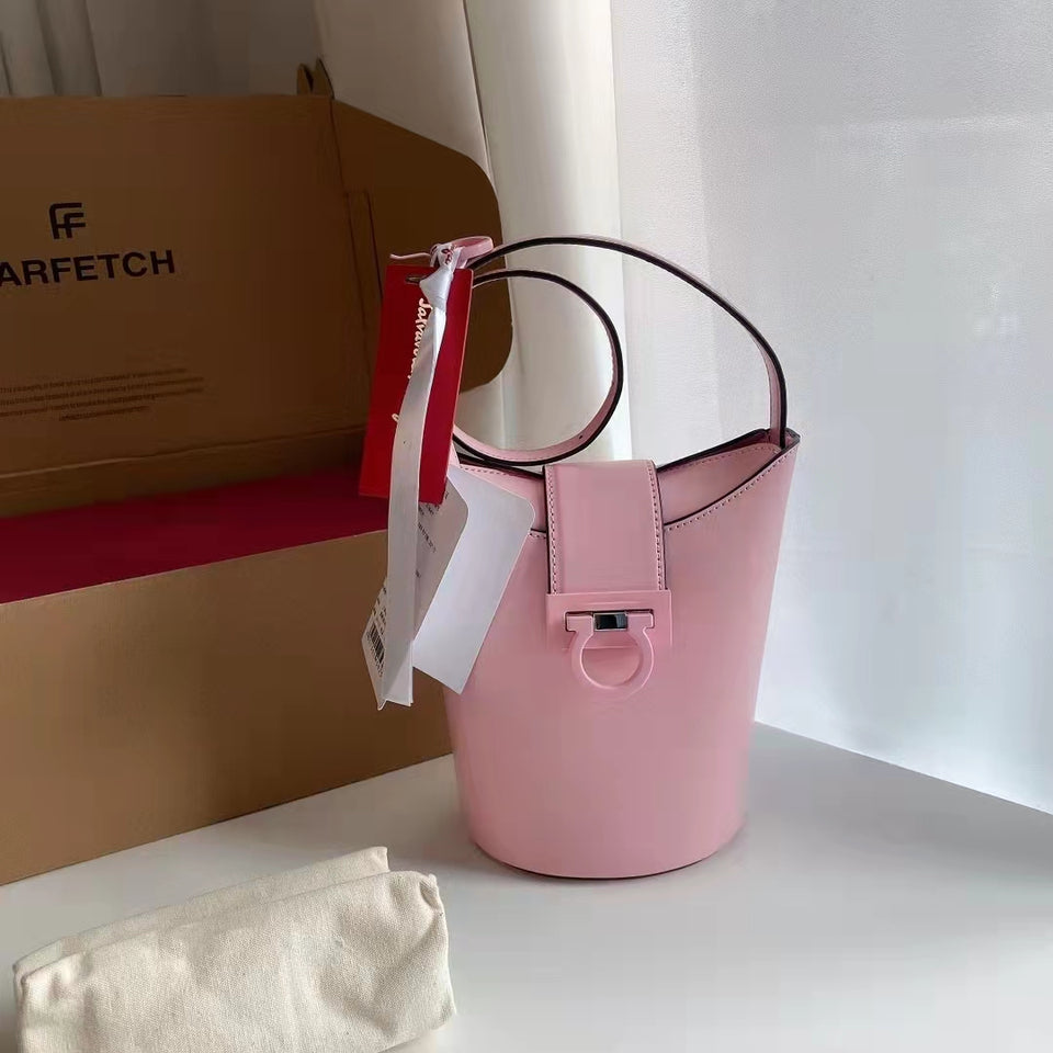 Trifolio Bucket Bag