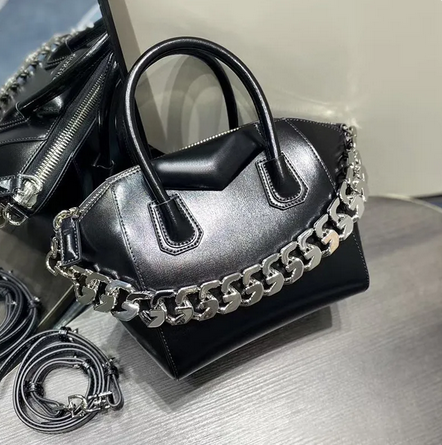 Leather Bag With Chain In Black