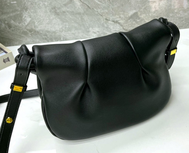 Paseo Knot shoulder bag - Calfskin Leather