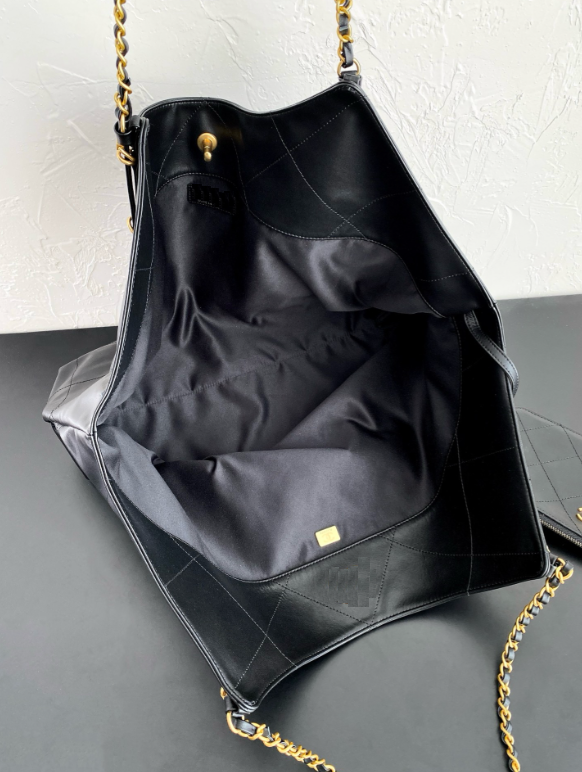Quilted Chain-Link Leather Tote