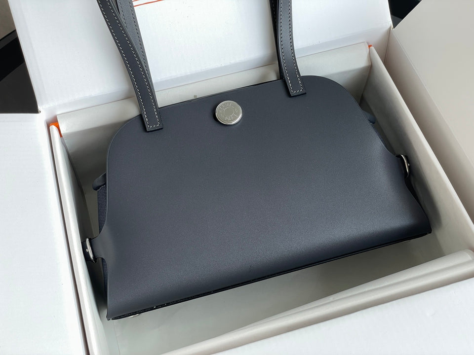 Smooth Cowhide Classic Carry Tote