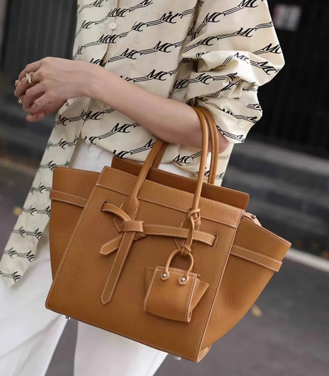 Black Medium Gate Top Handle Leather Handbag